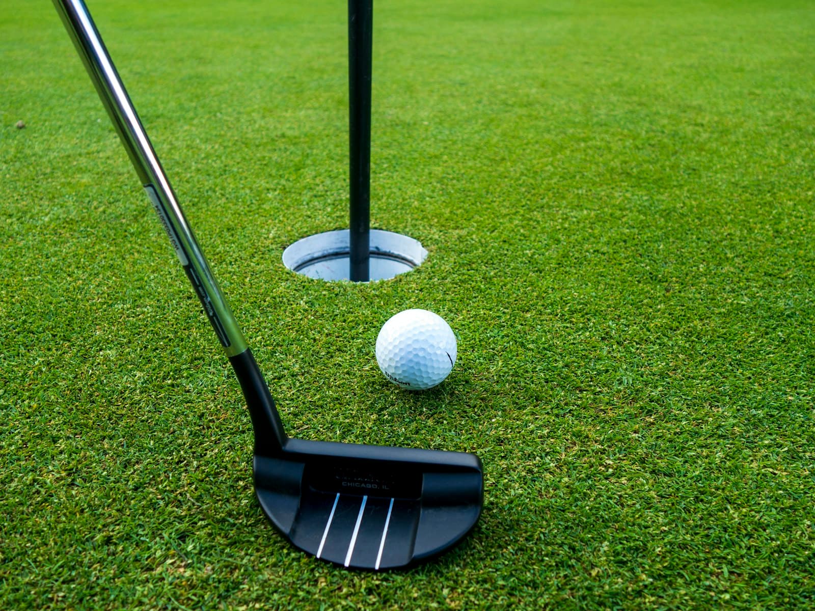 Putting sur le green, répétition guidée